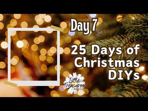 Day 7 of 25 Days of Christmas DIYs - Mini Books