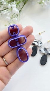 The new pebble dangle has been your favorite and I can totally see why 💕 Items used: • Pebbles #3 with Drill Guides • Sanding Texture Roller (for the top and bottom pieces) • Jewelry Pliers Set • Jump rings - 5 & 6mm • Ball Posts All items are available in our shop www.teraclay.nl 💕 #polymerclay #polymerclaycreations #polymerclayjewelry #clayearrings #polymerclaytutorial | Tera Clay