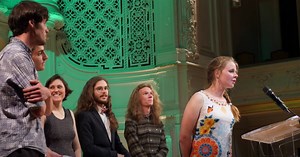 VIDÉO. En pleine remise de diplômes, 8 étudiants d’AgroParisTech appellent à fuir l’agro-industrie