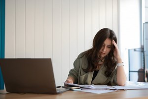 Schizophrénie et AAH : droits, démarches et soutien pour une vie équilibrée