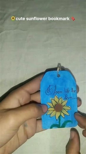 Cozy Reading Time: DIY Sunflower Bookmark Tutorial 🌻