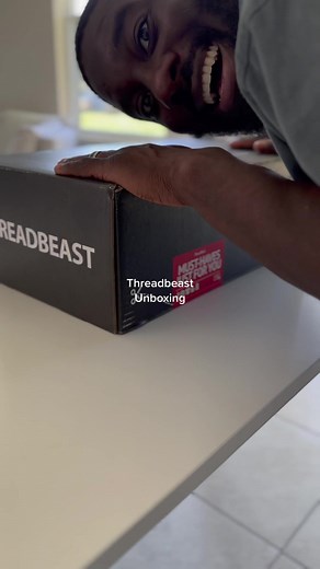 Oohhh weeee 😩 Unboxing my ThreadBeast box! #threadbeast #threadbeastbox #threadbeastunboxing #unboxing #fyp
