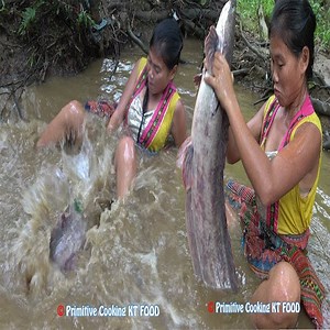 221K views · 5.4K reactions | Smart Girl Unique Fishing In Rainy Season Catch Big Fish - Cooking Delicious Fish Credit: Jungle Survival Go: Primitive Cooking KT | Jungle Survival | Facebook