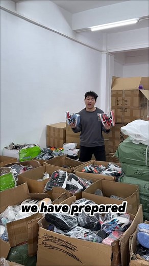 Student Season Warm-up Kid shoe factory from China offering global wholesale. Welcome to purchase! We have school shoes, princess shoes, leather shoes, sneakers, sandals, and other mix shoes, etc. MOQ: 30 pieces per carton. Please contact us if you are interested. #babyshoe #nigeria #leather #sneaker #sneakers #sneakernews #SneakerStyle #sneakerlover #mixshoe #mixshoes | HAKI SHOE