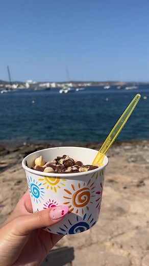 Top Breakfast Spots in Ibiza for Yogurt Lovers