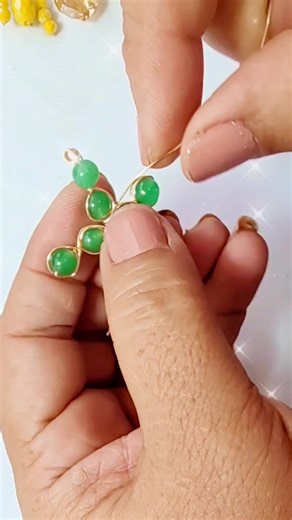 3.1K views · 39 reactions | Tutorial ... Realiza cruz de alambrismo y piedra natural ideal para collares y pulseras, parte 5 | C y C creaciones | Facebook