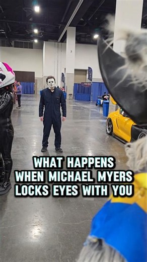 Looping Michael Myers around the convention #cosplayers #funnyshorts