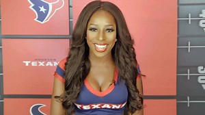 2017 Cheer Bios: Kesha