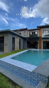  Brand New Modern Rustic Home with Golf Course Views ⛳' Experience...