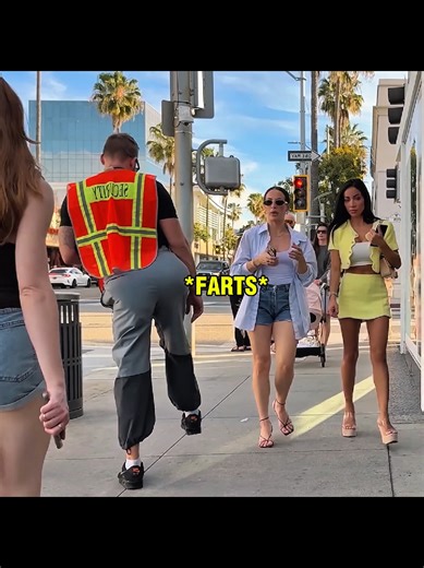 Note Girl's Expression's 😂💨🤭 #funny #fart #fyp #viraltiktok #viralprank