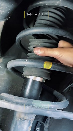 Replacing the suspension dust cover. #ナリタオート #narita_auto #mechanic