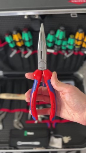 In case you didn't know, KNIPEX also have tool cases! Here is @whiterosetools displaying the KNIPEX Tool Case “BIG Basic Move” Mechanic, equipped with a total of 90 brand tools! #knipex #tools #knipextools #handtools #mechanic #mechanictools #toolsofthetrade #electrician #electricians #plumber #plumbing