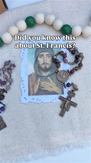 Help a Catholic loved one (or yourself!) grow in holiness this Christmas. My chaplet gift boxes are on sale now - choose from St. Francis of Assisi or St. Therese of Lisieux. 👋 Available until December 10 or until they sell out. Find them at the link in my bio. #catholicgifts #catholiclife #catholicprayer #catholicfaith #catholicfamily #catholicchristmas #stfrancis #stfrancisofassisi #saintfrancis | Come Holy Spirit Rosaries
