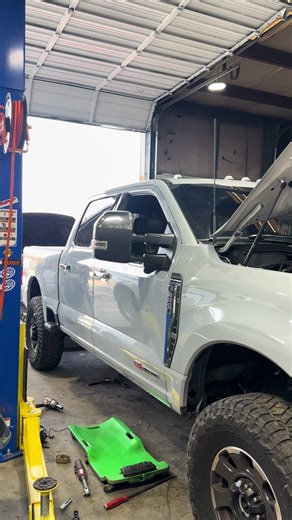 Beautiful F250 in for a S&B Performance cold air intake and some other tasteful preventive maintenance! #powerstroke #diesel #howelldieselperformance #fyp #platinum
