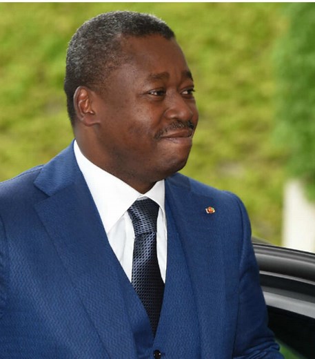 Décorer par l'État ceux qui critiquent et proposent pour faire avancer le Togo