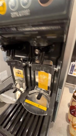 10K views · 144 reactions | Why Japanese beer culture amazed me #JapaneseBeer #BeerCulture #JapanTravel #DrinkLocal #PerfectPour #BeverageJourney #CulturalTastes #ExploreJapan #UrbexAdventures #TasteJapan | TokyoLens | Facebook