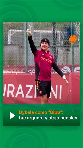 El Doce on Instagram: "¿Te imaginabas a Dybala de arquero? 🤣 🧤 @paulodybala se puso los guantes, se metió bajo los tres palos y sorprendió a todos atajando penales con la Roma. ⚽ Sus compañeros no perdieron la oportunidad para hacerle algunas bromas, como llamarlo "Dibu" o "Pauluigi Buffon", en homenaje al legendario arquero de la Juventus, Gianluigi Buffon. #eldoce #futbol #dybala #arquero #paulodybala #roma"