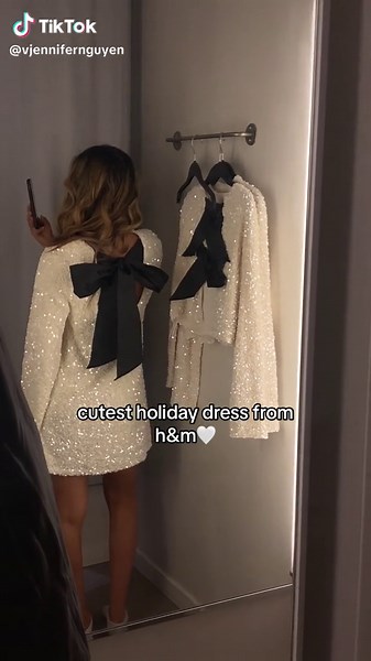 cutest holiday dress from @H&M #holidaydress #holiday #christmas #hm #dress #fashion #ootd #fyp #foryoupage #ootd #shopping