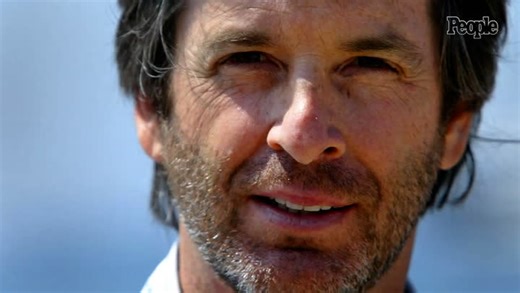 Robert Carradine, Revenge of the Nerds and Lizzie McGuire Star, Dies at 71 After ‘Valiant Struggle’ with Bipolar Disorder