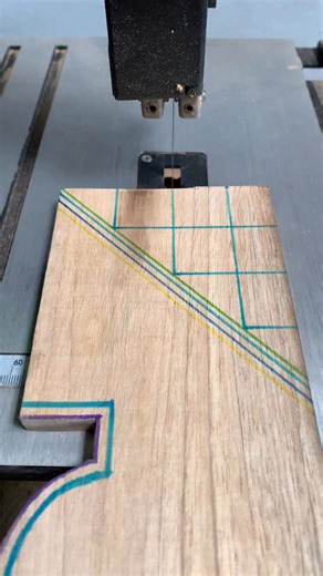 Pak Asep on Instagram: "Bandsaw skill #woodworking #carpenter #tips #diy #fblifestyle"