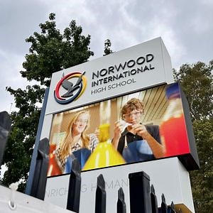 [Hot Item] Full Color Digital Signage Billboard Waterproof Advertising Outdoor Video Wall Panel LED Display Screen