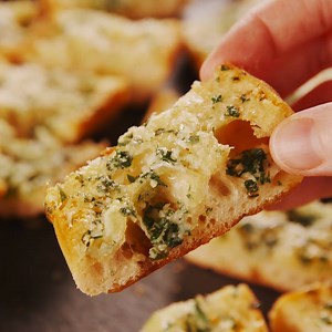 266K views · 3.9K reactions | This buttery Garlic Bread is WAY better...
