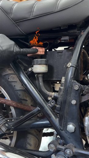 One-Up Moto Garage | Custom Motorcycles on Instagram: "Regulator Rectifier Q&A! Q: What is the biggest killer of charging systems? A: failing connectors between the stator and R/R create contact resistance which puts excessive load on the system. Also insufficient airflow over the R/R body. Q: Are Series and mosfet R/R’s good for lithium ion type batteries? A: Yes! Especially the SH***BB version with its lower (14.3v) target DCV. Q: Can modern R/R’s work on single phase charging systems too? A: 