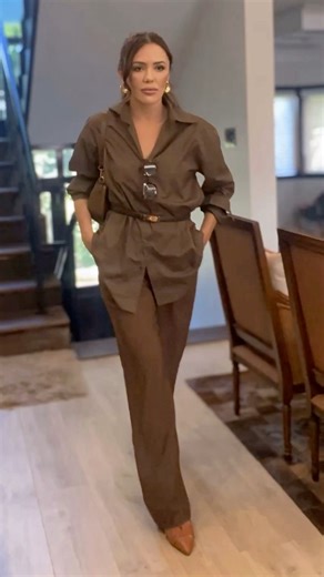 El color café es uno de esos tonos que muchas veces pasamos por alto, pero tiene una elegancia natural que nunca falla.✨Aquí te dejo algunas ideas para inspirarte. ¿Con cuál te quedas tú? 🤎#EstiloConClase#ModaMaduraConEstilo#InspiraciónDeOutfits#EleganciaNatural#MujeresRealesConAc | Camila Serna