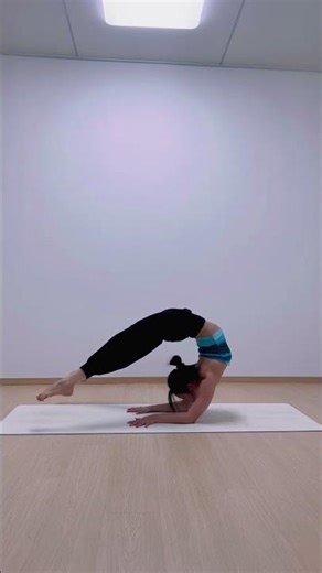 Acro Yoga Practice #flexibility #stretching #yoga #handstandworkout #fitness