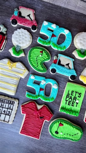 In honor of the Masters, a few golf desserts and a pic of my favorite golfers! 🏌️‍♂️ ⛳️ #masterscookies #athomebaker #buttercreamfrosting #buttercreamcookies #sugarcookies #golfcookies