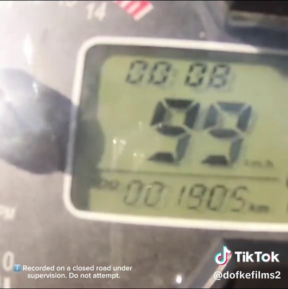 #1000cc #testdrive #1000cc #projekt #fakesituation⚠️ #quadbike #speedsongs #speedup ℹ️ The actions in this video are performed or supervised by professionals. Do not attempt.