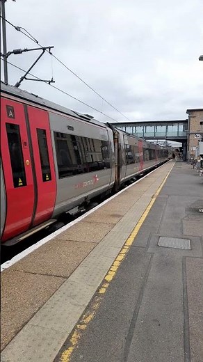 Cambridge Railway Station Class 170 CrossCountry (1/6) 15/05/25