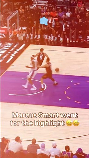 😂 Funniest NBA Moment – The Accidental Pass to the Opponent!