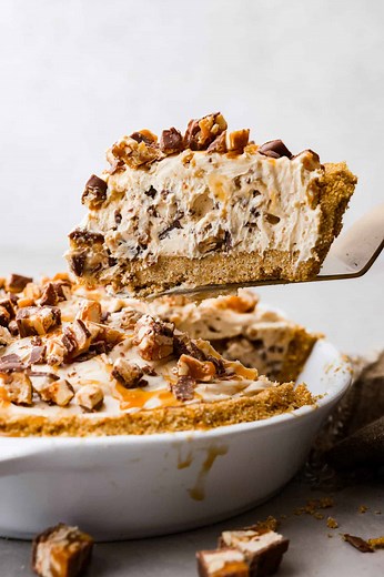 No Bake Snickers Bar Pie - The Recipe Critic