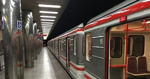 Metropoli čeká zkrácení intervalů metra: O víkendech bude cestování pro Pražany pohodlnější