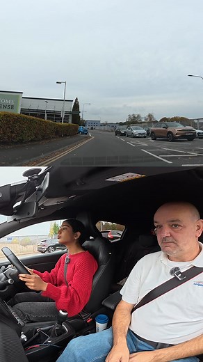 Always plan ahead for traffic lights. Don't assume that you can go. Watch the traffic coming towards you and keep an eye on the lights. You DON'T want to be stuck in the middle of the intersection. #trafficlights #planning #traffic #drivinglessons #drivinginstructor #cardiff | Navigator Driver Training