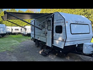 Taylor Coach 2023 19’ SD TWIN