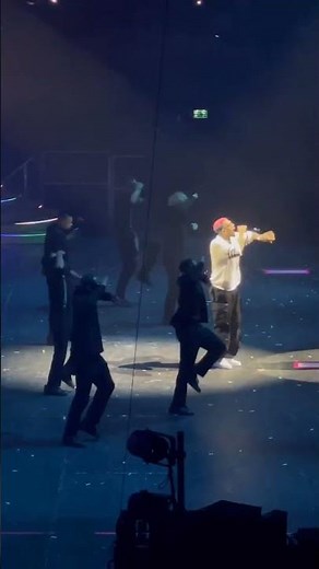 Chris Brown Performing "C.A.B. (Catch A Body)" Live In Amsterdam (Under The Influence Tour)