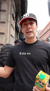 Los Policías Siempre Aparecen | señora que revisa el ine