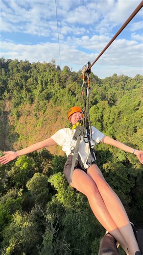 ต้นไม้เกือบกินมือละ #ซิปไลน์ตาดฟาน #ลาวใต้ #ตาดฟาน #เที่ยวลาวใต้