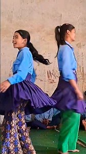 नानिहरुले लेख्न देउ पढ्न देउ अरु चाहिदैन बोल को गित गायर नाचिन