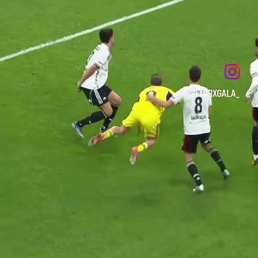 aleyleyleyley‪@VodkacıAndrei‬‪@HikmetTaghiyev‬‪@atixy23‬ #keşfetbeniöneçıkar #galatasaray