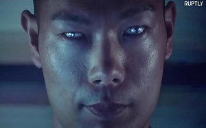 Japanese DJ with disability mixes music with only his eyes