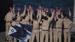 7.2K views · 786 reactions | בוגרי מחזור 112 שסיימו השבוע את קורס הצוללן רוצים לאחל לכם שבת שלום, דרך עיניי הצוללת: | Israeli Navy זרוע הים | Facebook