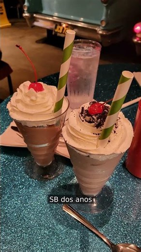 Sci-Fi Dine-In Theater Restaurant tem Nota Voaz 7.1, mas... #shorts