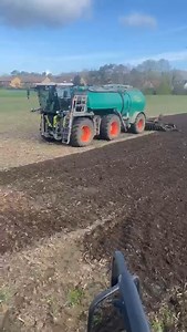 1.7M views · 2.6K reactions | Gülle einarbeiten mit einem #Claas Xerion 3800 Saddletrac, danke an Dominik Harkötter für das #HandyVideo per Nachricht. | profi | Facebook