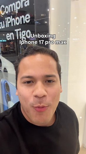 218K views · 8.4K reactions | Unboxing del nuevo IPhone 17 pro Max! Lo adquirí en @maccenter con su plan Cámbialo, con el que puedes traer tu IPhone actual, ponerlo como parte de pago y estrenar el nuevo IPhone 17 ! Y hay muchos beneficios especiales por lanzamiento ! | Holman Becerra | Facebook