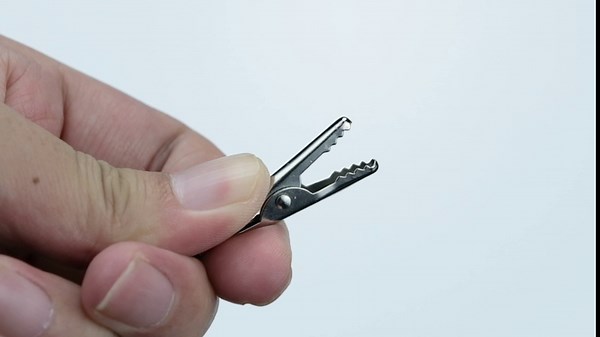 Set of 30 Alligator Clips with Metal Wire Long-Tailed Alligator Clamp Small Alligator Clips for Crafts, DIY Picture Clip, Wedding Table Number Place Card Holders(7inch/180mm)