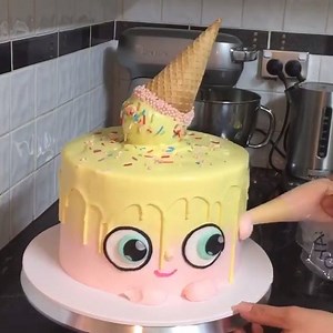 905K views · 13K reactions | This cartoon ice-cream cake is absolutely adorable!  Credit: Sweet Layers | Tyla | Facebook