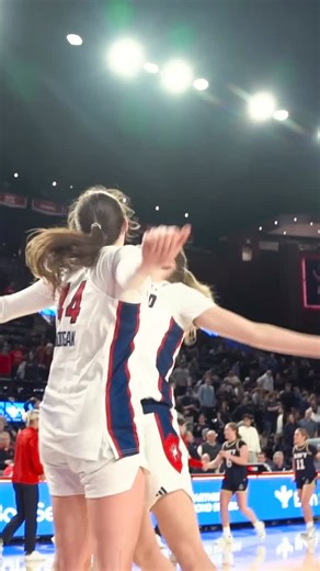 Richmond Spider Athletics on Instagram: "Gotta love winning in Robins Center! 🕷️😎 #OneRichmond"